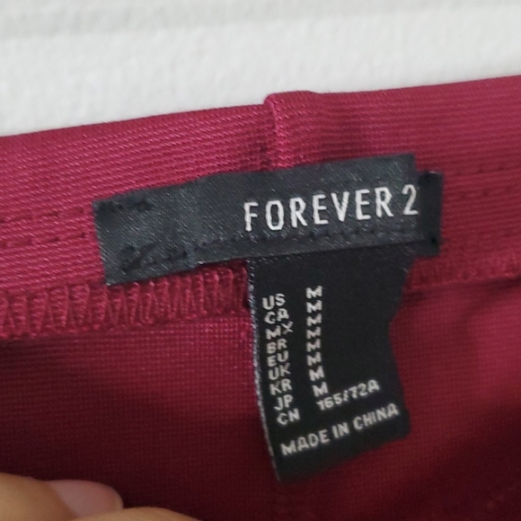 🤎 3/$20 🤎 Magenta Pencil Skirt - Picture 2 of 4